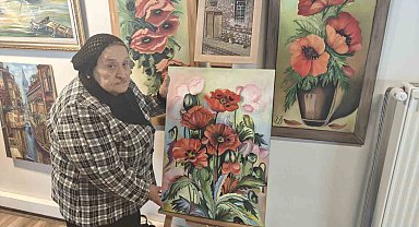 80 yaşında 25 yıllık sanat sevgisini sürdürüyor