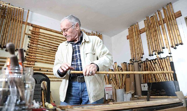 80 yaşında Çukurova kamışlarını sanata dönüştürüyor