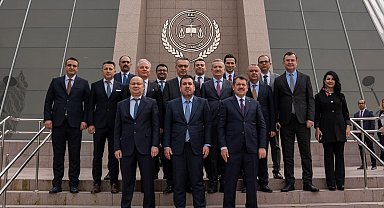 Adalet Bakan Yardımcısı Tuncay, İzmir Adliyesi'ni ziyaret etti