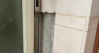 Adilcevaz'da camiye çirkin saldırı: Halılar üzerinde sigara izmaritleri söndürüldü