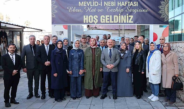 Adıyaman'da hat, tezhip ve ebru sanatı sergisi