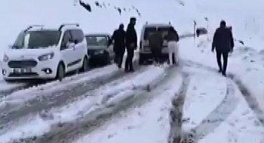 Adıyaman'ın yüksek kesimlerinde kar yağışı