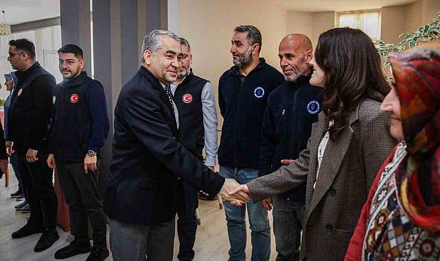 ADÜ İktisadi İşletme Müdürlüğü personeline Ramazan Ayı dolayısıyla alışveriş kartı verildi