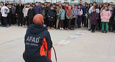AFAD okullarda eğitimlerine devam ediyor