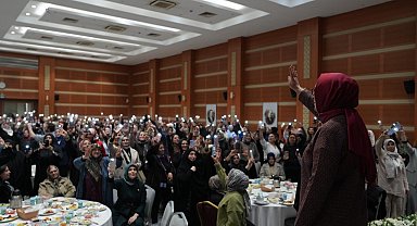 AK Parti İstanbul İl Kadın Kolları Başkanlığı tarafından kadın kolları mahalle başkanlarına yönelik iftar programı düzenlendi