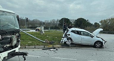 Akhisar'da OSB kavşağında trafik kazası: 1 yaralı