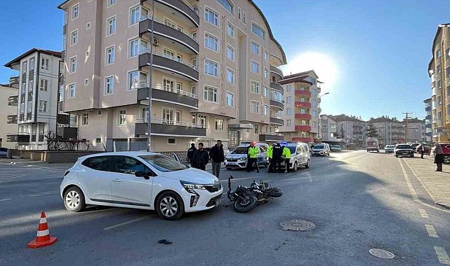 Akşehir'de otomobil ile motosiklet çarpıştı: 1 yaralı