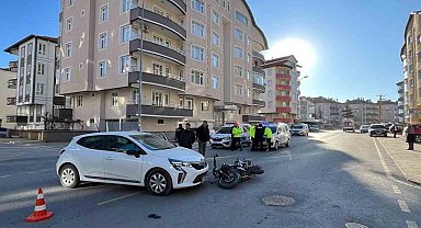 Akşehir'de otomobil ile motosiklet çarpıştı: 1 yaralı