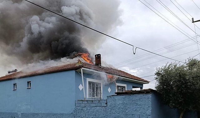 Alaşehir'de korkutan ev yangını