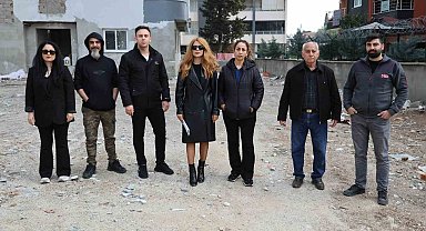 Aldıkları daireler yıllardır bitmeyen mağdurlar inşaat önünde eylem yaptı