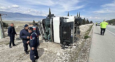 Alkollü sürücünün kullandığı tır yan yattı: 1 yaralı