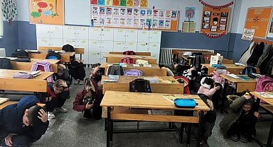 Altıntaş'ta Zafer İlkokulunda deprem tatbikatı