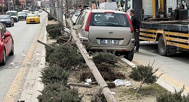 Ankara'da bir araç, yayalara çarptı: 1'i ağır, 2 yaralı
