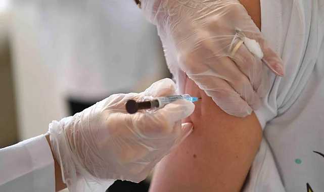 Ankara'da örnek HPV aşı uygulaması devam ediyor