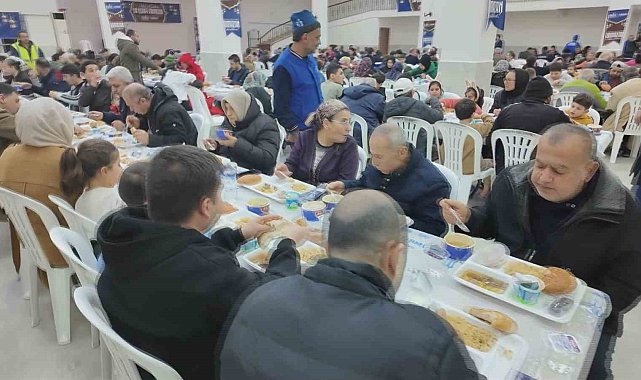 Antakya Belediyesi, Ramazan ayı boyunca her gün bin kişiye iftar veriyor
