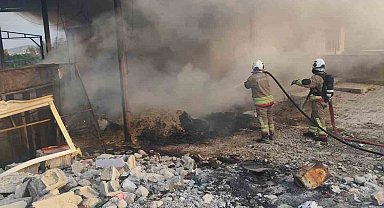Antakya'da odunlukta çıkan yangın eve sıçramadan söndürüldü