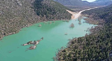 Antalya-Konya karayolunda son durum dron ile görüntülendi: 4 kilometrelik kısım sular altında