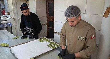 Antep fıstıklı kurabiye bayramda damakları tatlandıracak