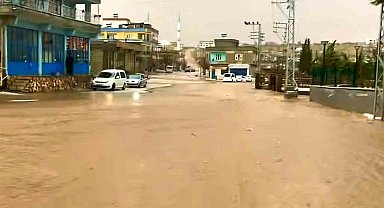 Araban Elif Mahallesi'nde sağanak etkili oldu