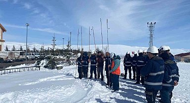 Aras Elektrik'ten zorlu doğa koşullarına karşı çığ eğitimi