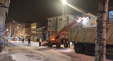 Ardahan Belediyesi karla mücadelesini sürdürüyor