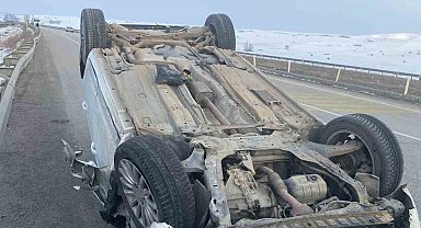 Aşkale'de trafik kazası: Otomobil takla attı, 2 kişi yaralandı