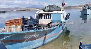 Av yasağı başladı: Balıkçılar teknelerini karaya çekti
