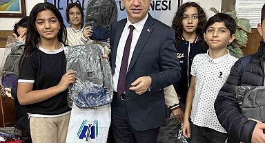 Aydın İl Halk Kütüphanesi'nden öğrencilere çanta hediyesi