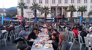 Aydınlılar, Büyükşehirin iftar sofralarında buluşuyor