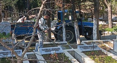 Ayvalık'ta kabristanlar bayram ziyaretine hazır