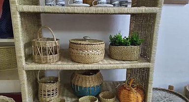 Bafra'da atık kağıtlar sanata dönüşüyor