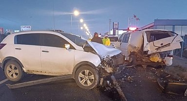 Bafra'da otomobil minibüse çarptı: 1 yaralı