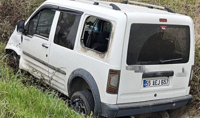 Bafra'da su kanalına düşen aracın sürücüsü yaralandı