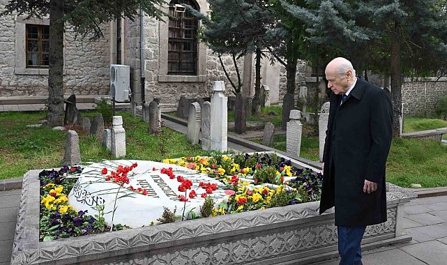 Bahçeli'den merhum Muhsin Yazıcıoğlu'nun kabrine ziyaret