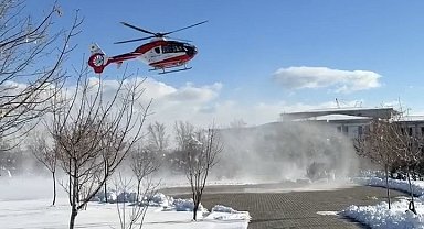 Bahçesaray'da 37 haftalık gebe helikopter ambulansla Van'a sevk edildi