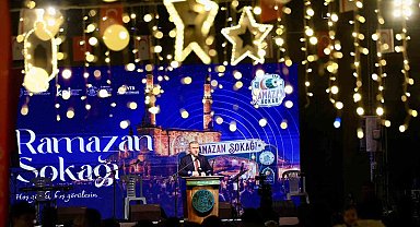 Bakan Bak, KKTC'de Ramazan Sokağı'nda konuştu