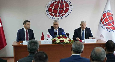 Bakan Bolat: "Kuzey ve güneyimizde mini dünya savaşı var. Türkiye bunlardan kendini korumayı başardı"