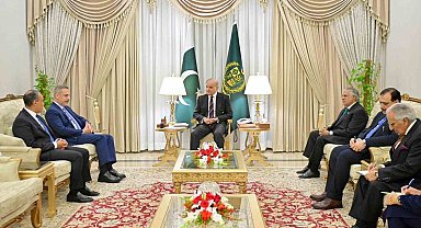 Bakan Fidan, Mısırlı mevkidaşı Abdelatty ve Pakistan Başbakanı Şerif ile bir araya geldi