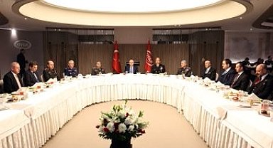 Bakan Güler, iftarda OYAK personeli ile bir araya geldi