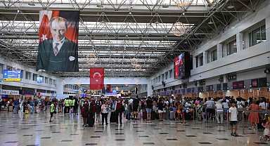 Bakan Uraloğlu: "Bayramda iç hatlarda 867 ilave sefer planladık"