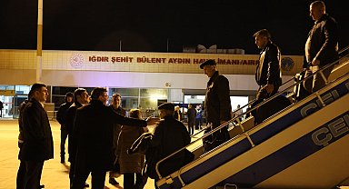 Bakü-Nahçıvan seferini yapan yolcu uçağı saldırı nedeniyle Iğdır'a indi