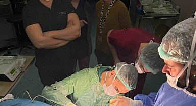 Balıkesir'de ilk kemiğe implante işitme cihazı ameliyatı yapıldı