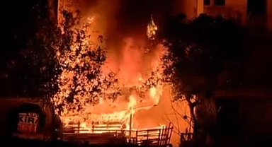 Baraka alevlere teslim oldu