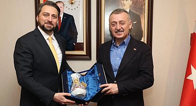 Başkan Büyükakın'dan Halep'te ziyaret trafiği