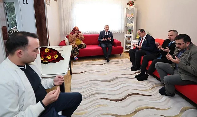 Başkan Büyükakın'dan şehit ailesine bayram ziyareti