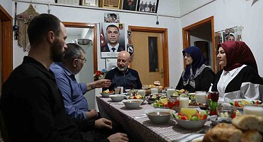 Başkan Çolakbayrakdar: "Ramazan'ın bereketiyle çalınmadık kapı, girilmedik gönül bırakmadık"