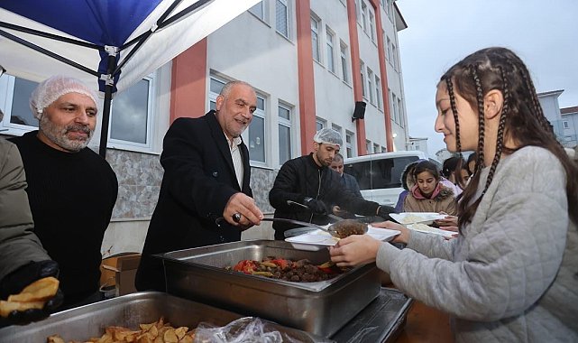 Başkan Sandıkçı, öğrencilerin iftar sevincine ortak oldu