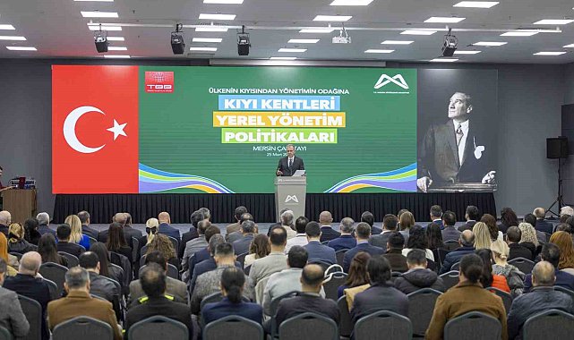 Başkan Seçer: "Kıyı kentlerinin geleceği, Türkiye'nin geleceğinin çok önemli bir parçasıdır"