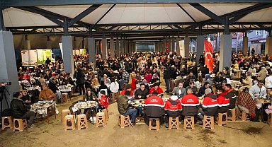 Başkan Yalım, Atatürk Mahallesi'nde yüzlerce vatandaşla iftar sofrasında bir araya geldi