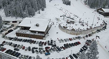 Batı Karadeniz'in en uzun pistine sahip Ilgaz Dağı, bayram tatilinde kayak severleri ağırlayacak